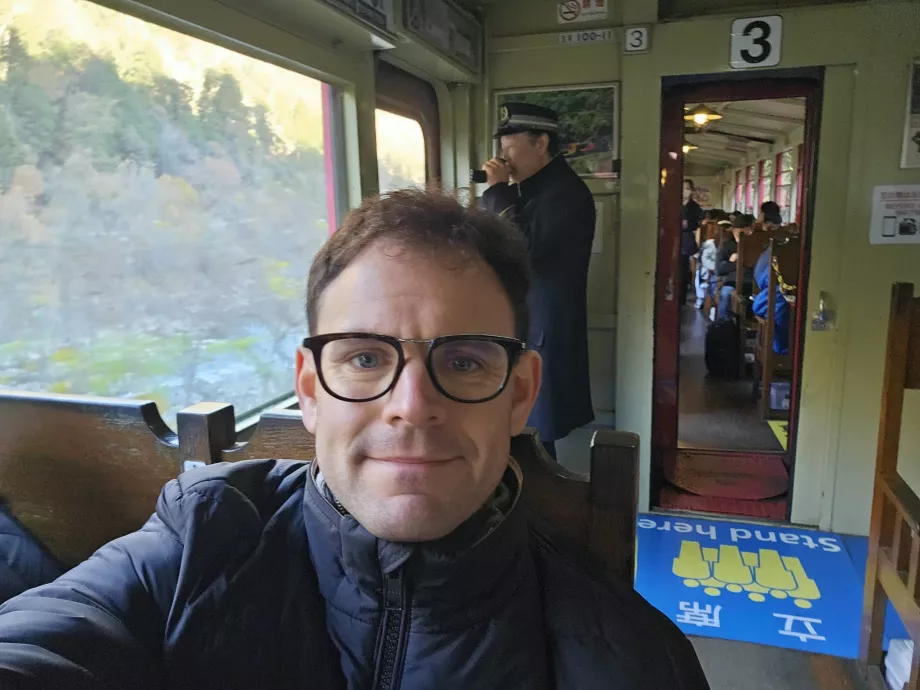 Eu în trenul romantic Sagano