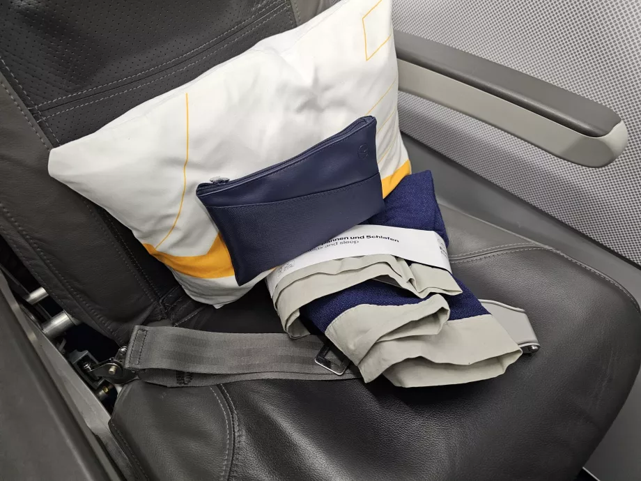 Pernă, set de facilități, pătură