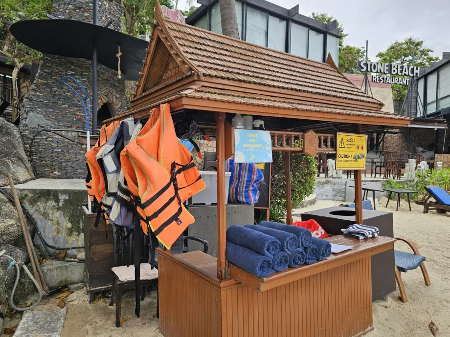 Închiriere de prosoape pe plaja hotelului