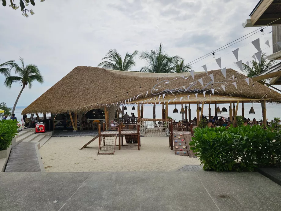 Rin Nai Beach, Restaurantul Cocohut