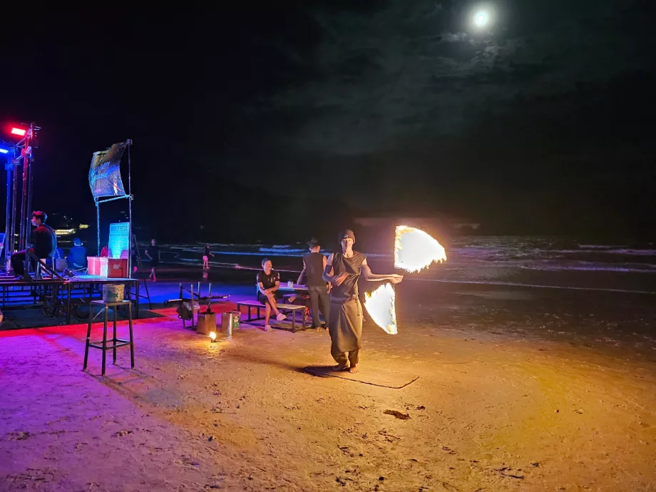 Petrecere cu lună plină