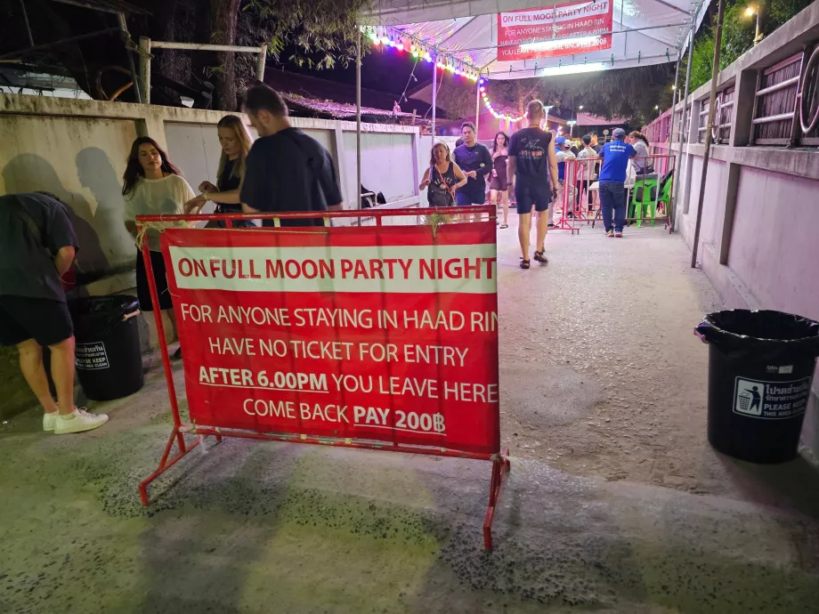 Petrecere cu lună plină