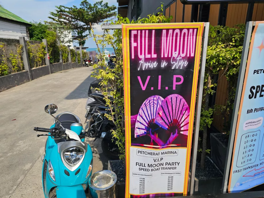 Full Moon Party - bărci din Koh Samui