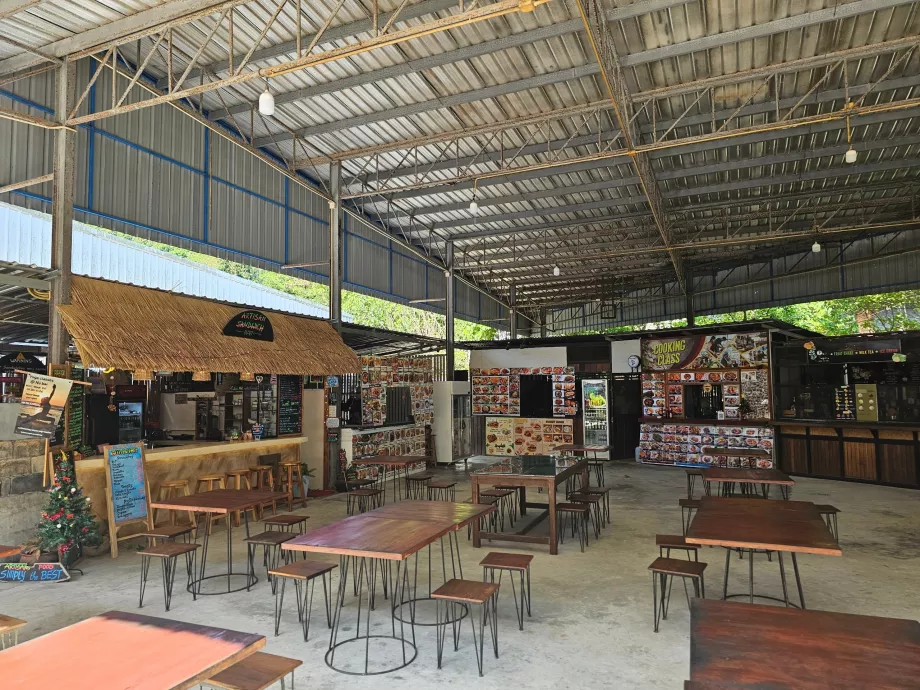 Sală de mese în satul Panburi