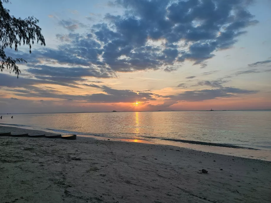 Apus de soare la Zen Beach