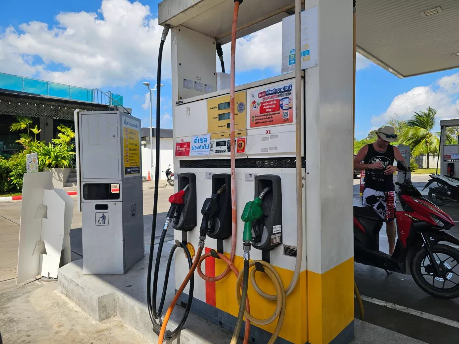 Pompă de benzină modernă