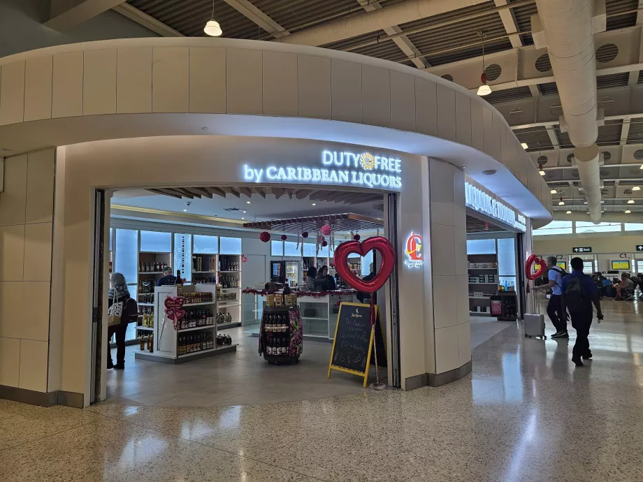 Magazin Duty Free la Aeroportul SXM