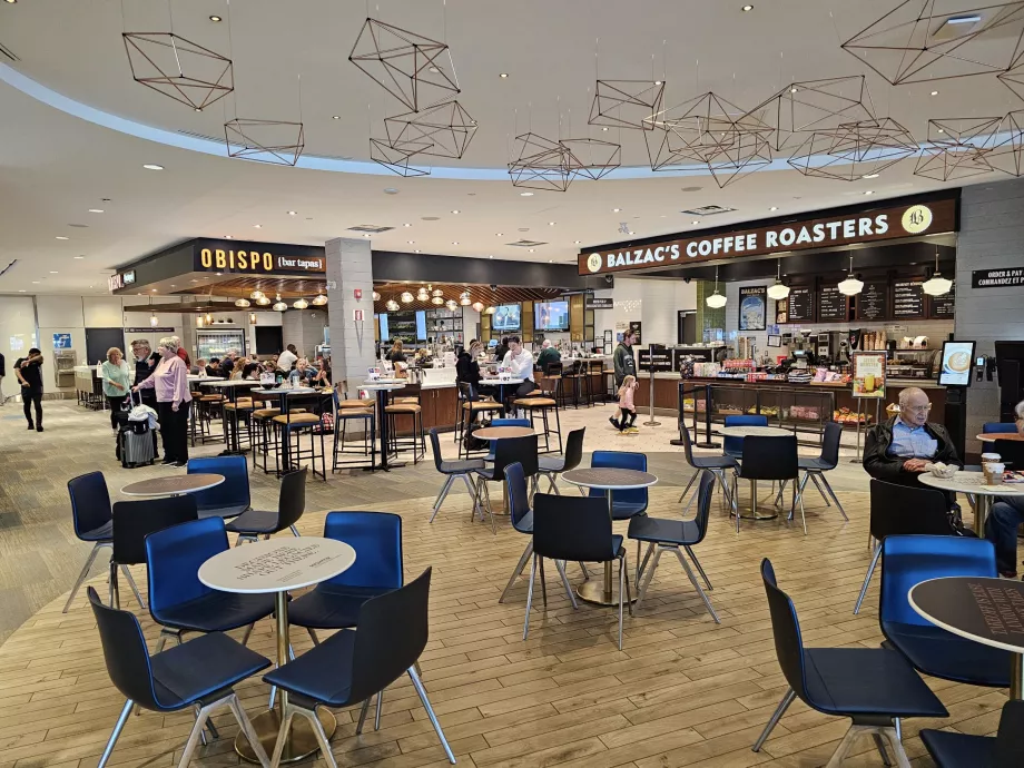 Restaurant în zona de tranzit