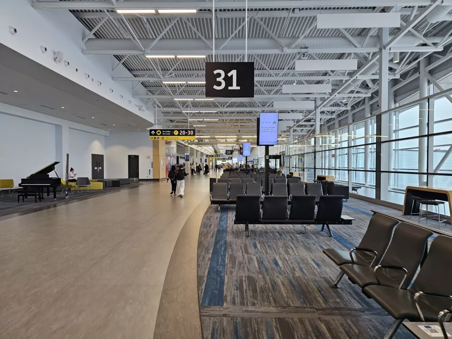 Zona porții de plecare, Aeroportul Quebec