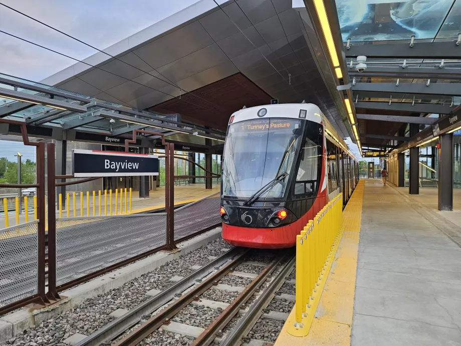 Linia 1, tramvaie electrice