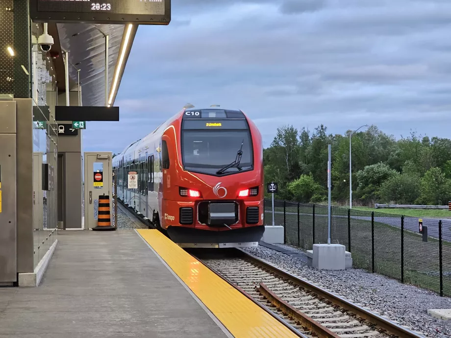 Linia 2, tren diesel
