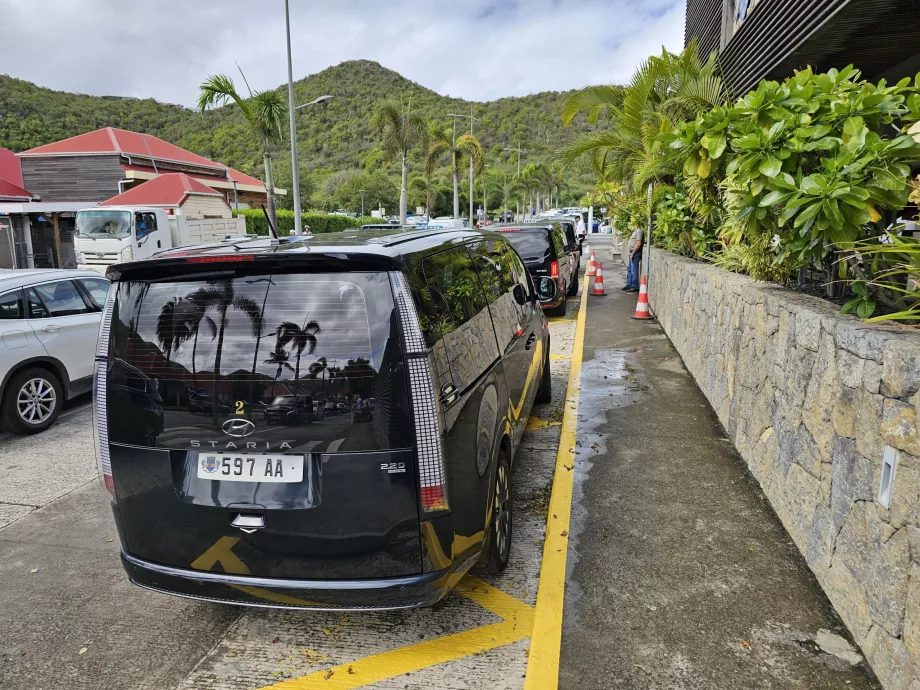 Taxi, aeroport SBH
