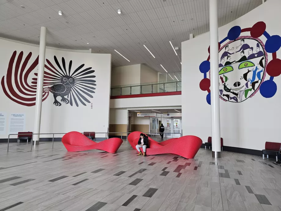 Zona publică a Aeroportului Iqaluit