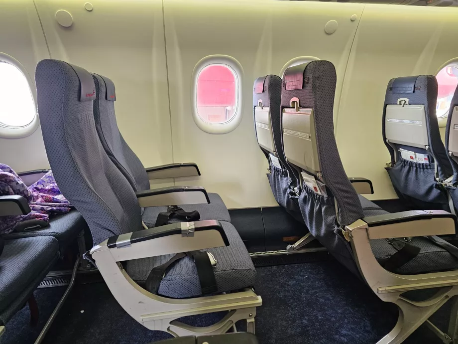 Interior, bord 8-200