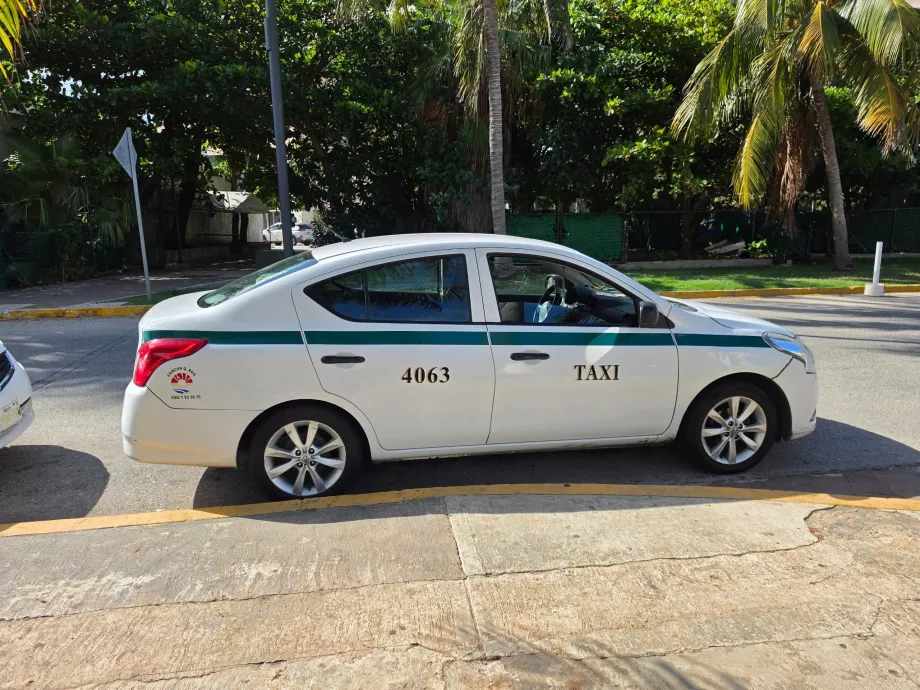 Taxi oficial din Cancún