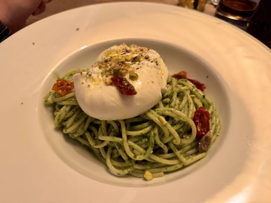 Spaghete cu burrata