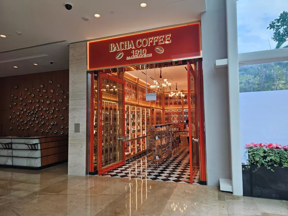 Magazine în holul hotelului