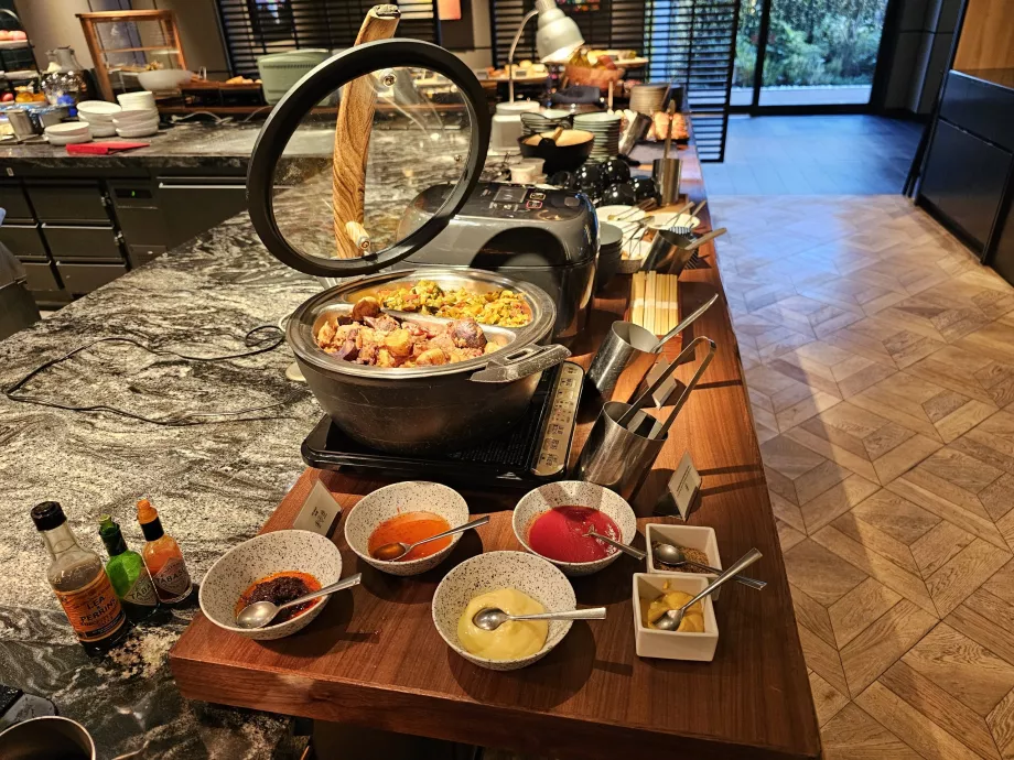 Mic dejun - mese calde