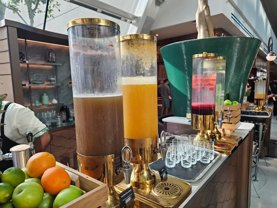 Mic dejun la restaurantul Rise