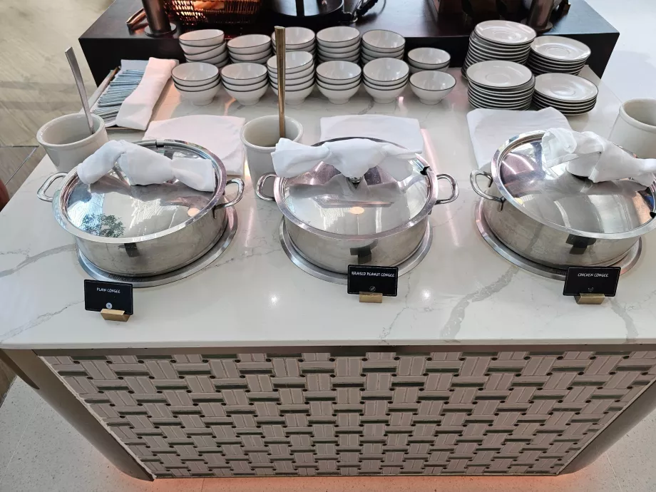 Mic dejun la restaurantul Rise