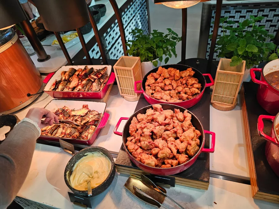 Mic dejun la restaurantul Rise