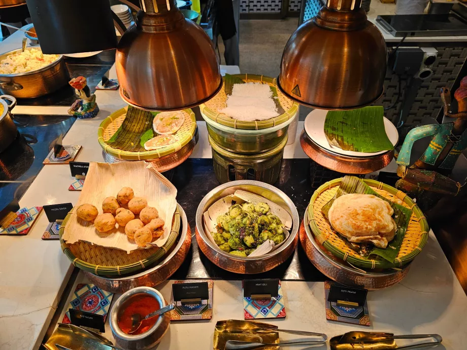 Mic dejun la restaurantul Rise