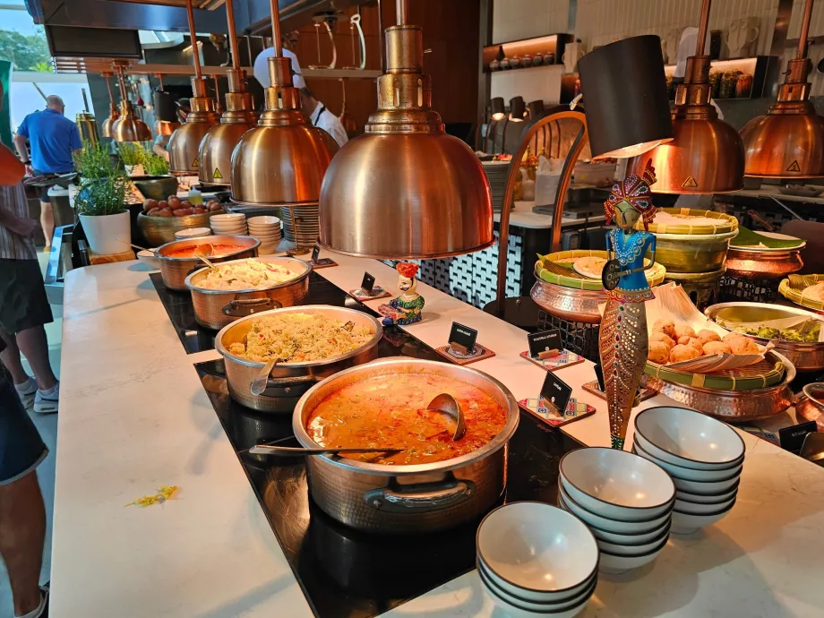 Mic dejun la restaurantul Rise