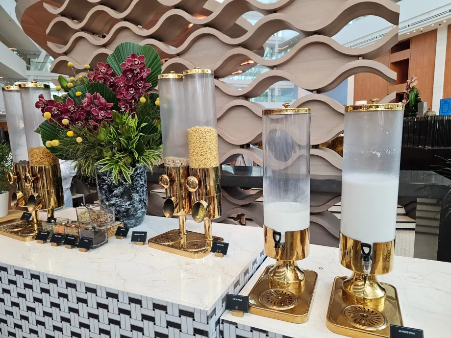 Mic dejun la restaurantul Rise