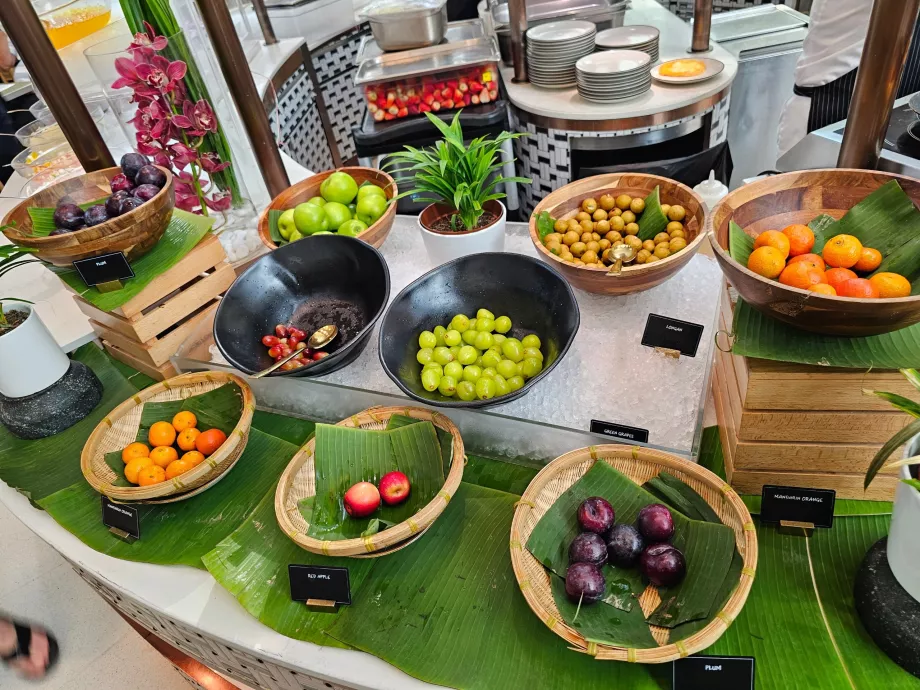 Mic dejun la restaurantul Rise