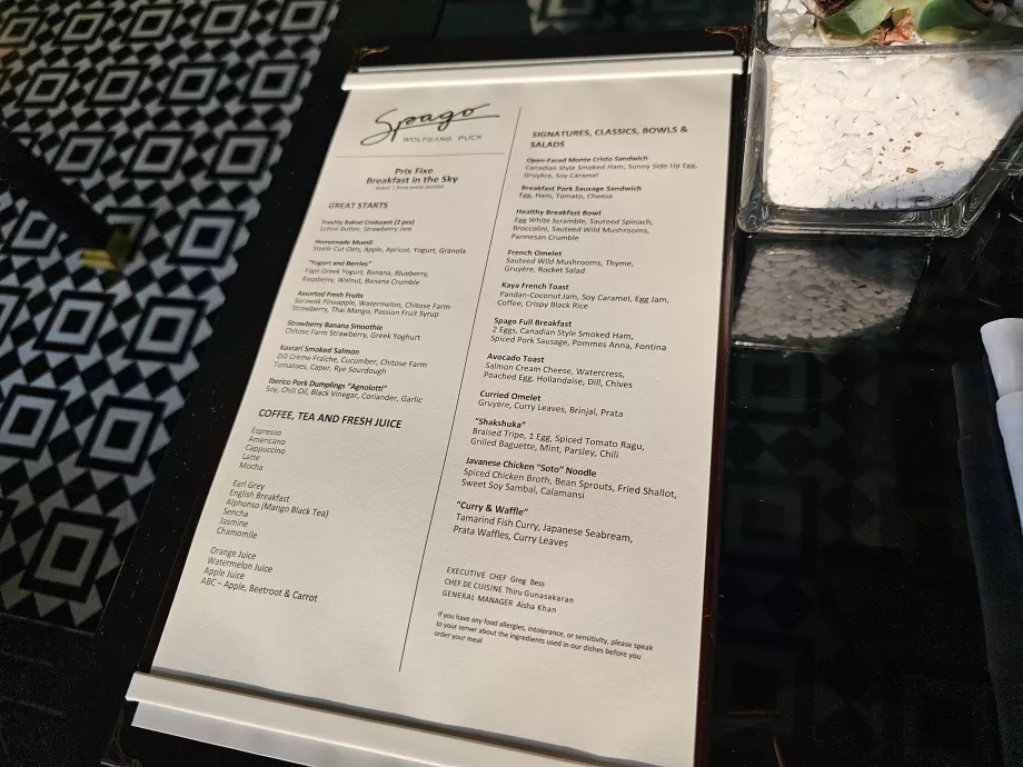 Mic dejun în Spago Bar