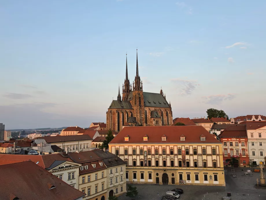 Bazilica Sfântul Petru la răsăritul soarelui