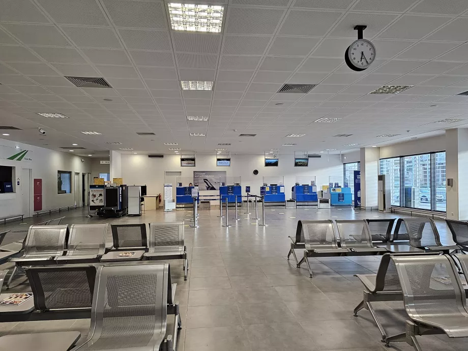 Ghișee de check-in, Aeroportul IOA