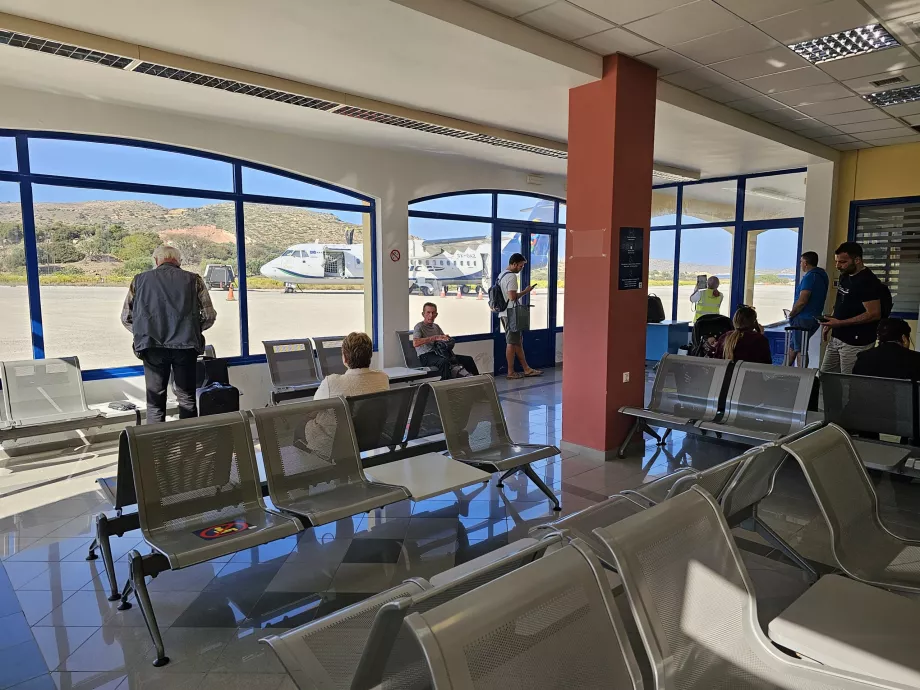 Zona de tranzit și poarta unică, aeroportul Leros