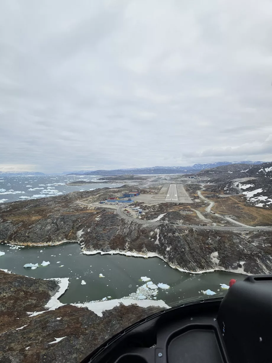 Aterizare cu elicopterul la aeroportul Ilulissat