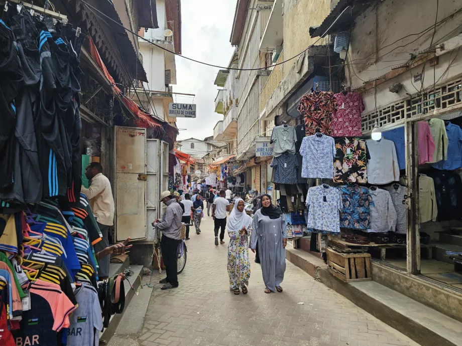 Darajani Souk, haine de vânzare