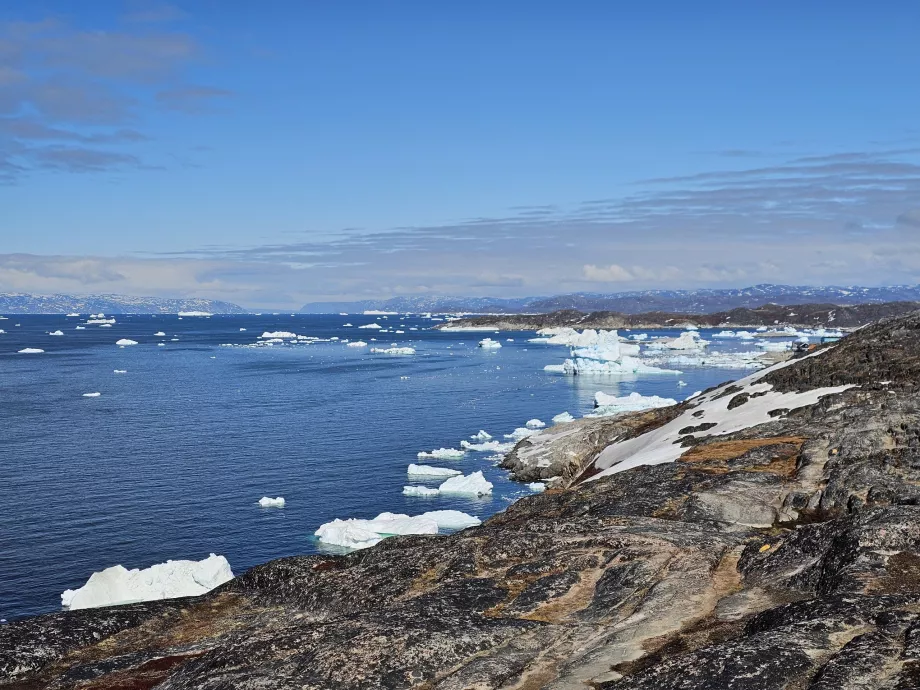 Blocuri de gheață lângă Ilulissat, vedere de pe traseul galben