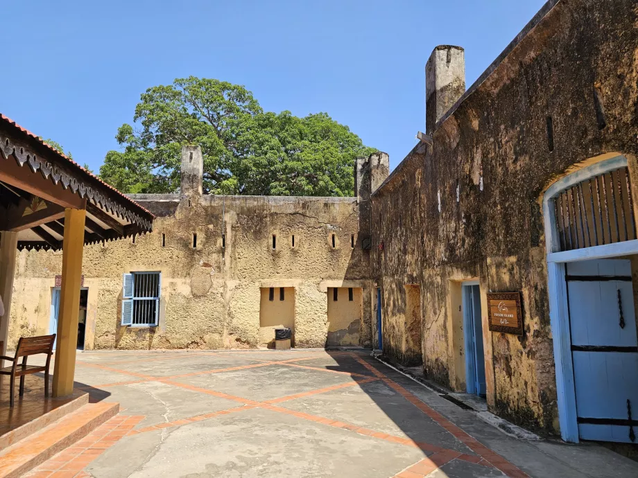 Prison Island, clădirea închisorii