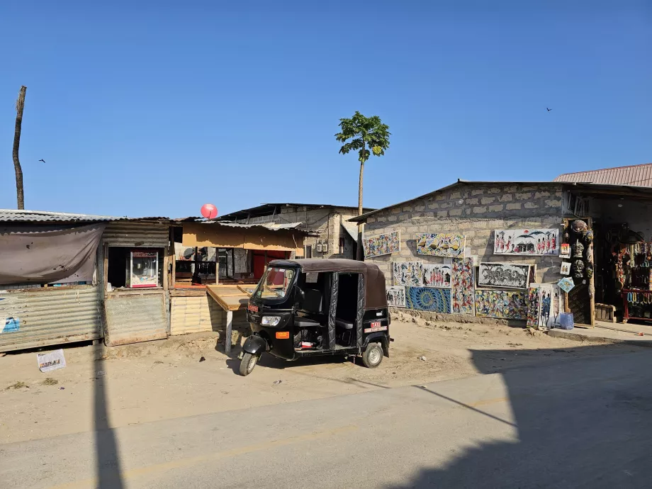 Tuk tuk în Nungwi