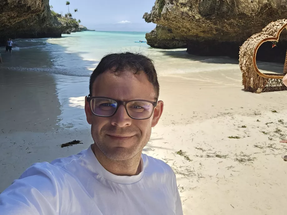 Eu pe plaja Mtende
