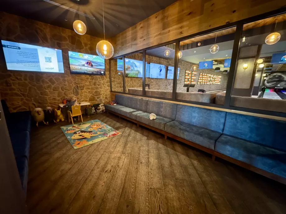 Colț pentru copii în restaurantul Snowbeer