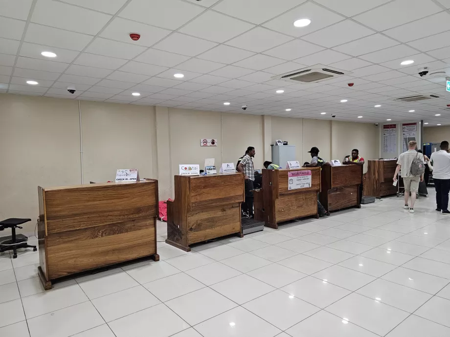 Terminalul 2B, ghișee de check-in