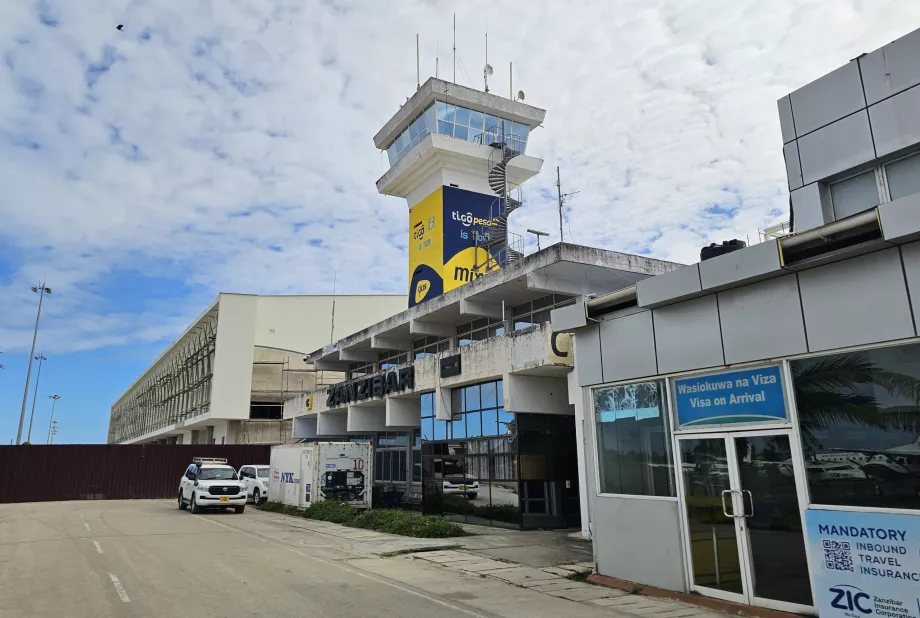 Turnul de control al aeroportului