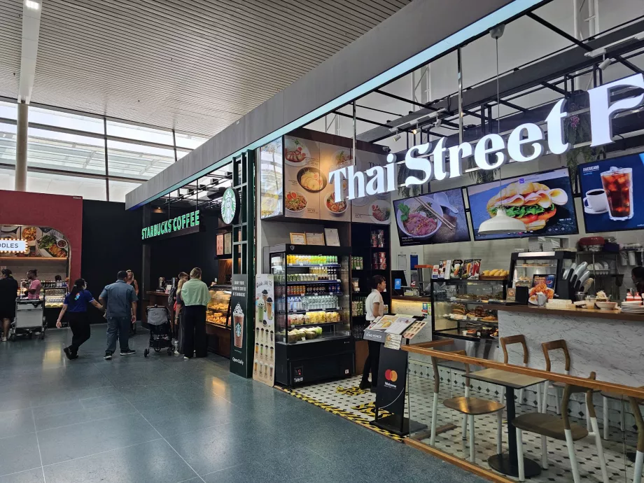 Refreshments, zonă publică, terminal internațional