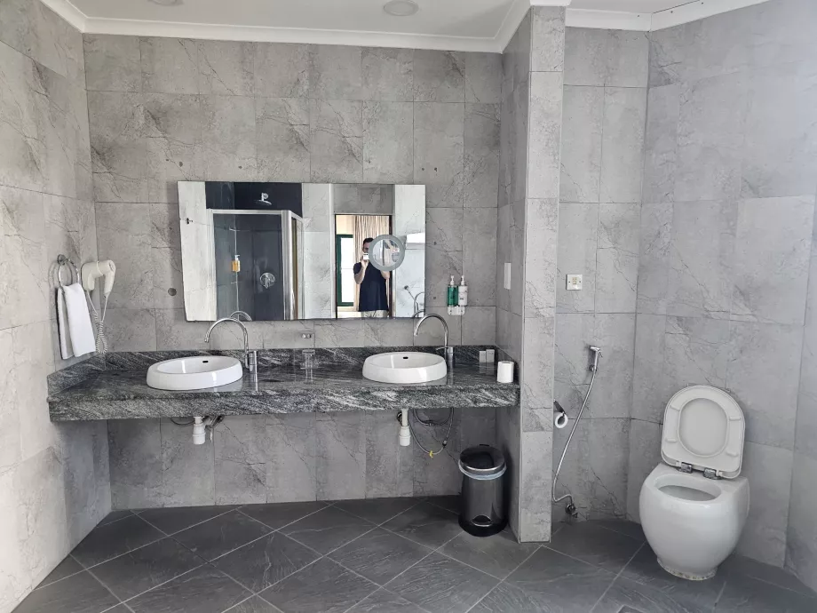 Apartamente cu vedere la port