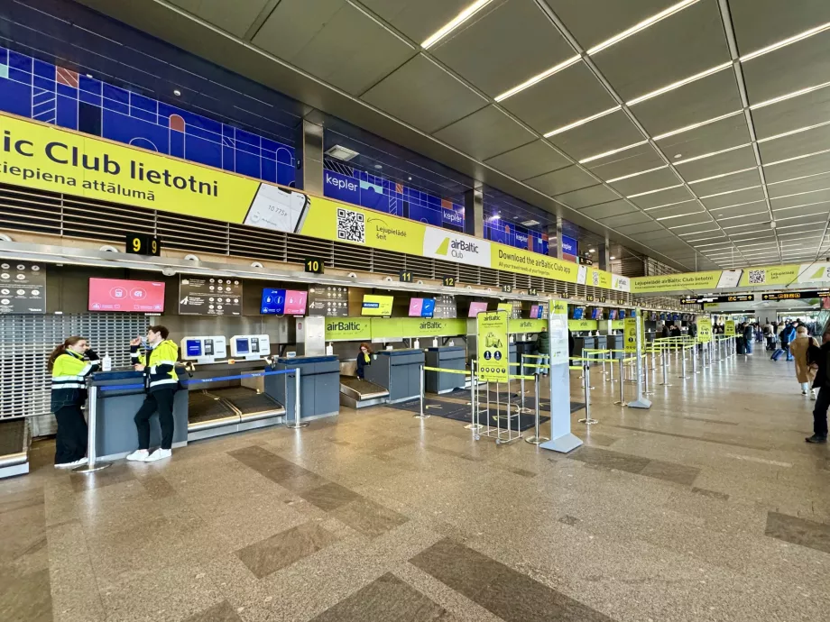 Check-in airBaltic la Aeroportul Riga RIX