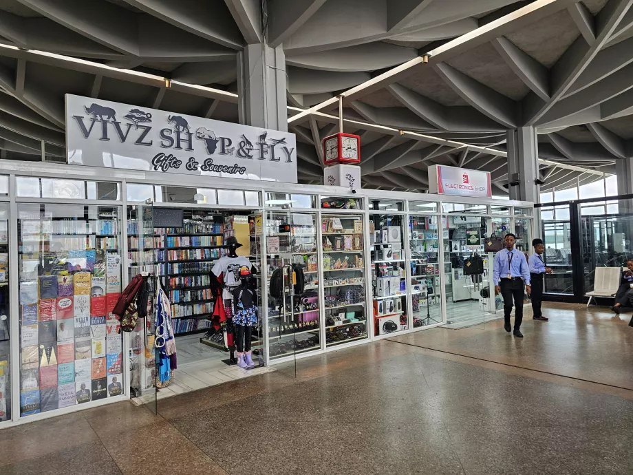 Magazin de suveniruri, zona de tranzit, terminalul 2