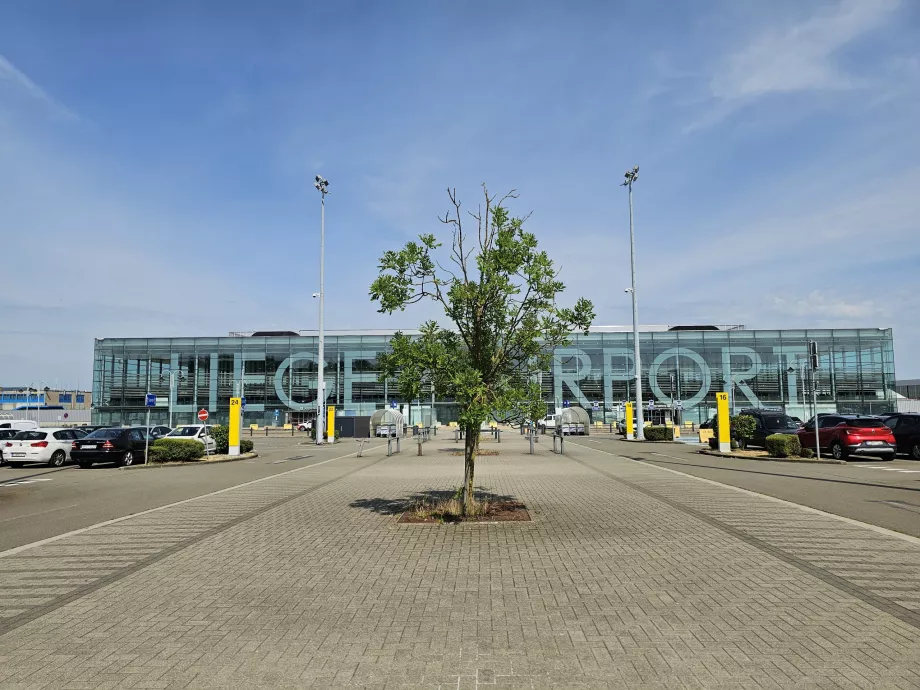 Terminalul Aeroportului LGG