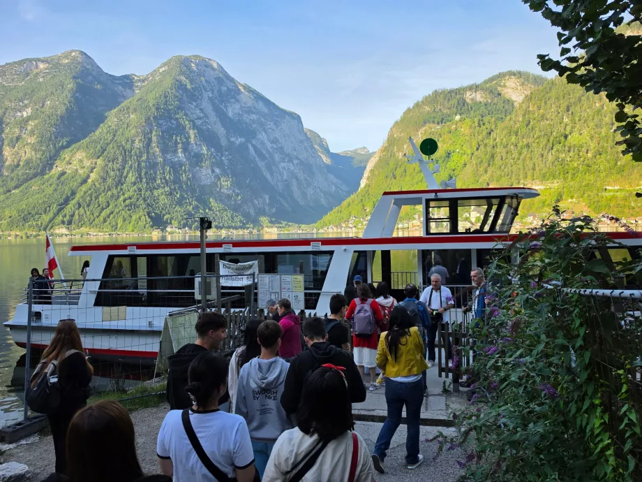 Feribotul de la gară către Hallstatt