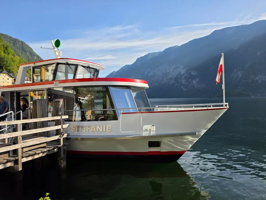 Feribotul de la Hallstatt Gara d <-> 