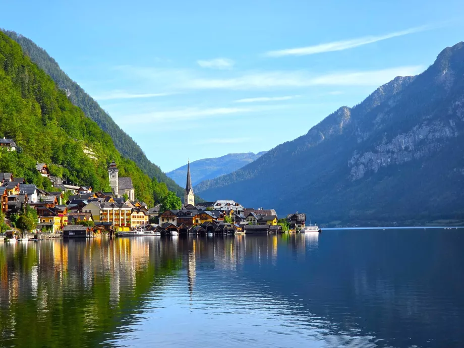Priveliște spre Hallstatt de la stația de autobuz Lahn